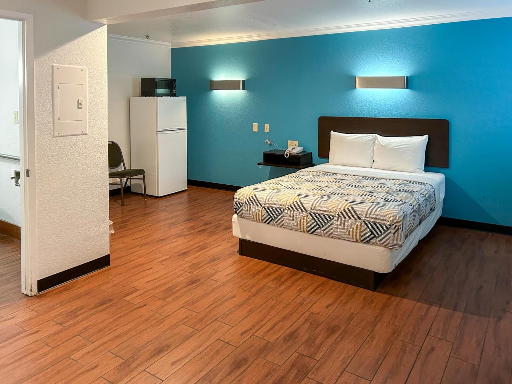 King Room Disability Access Non-Smoking